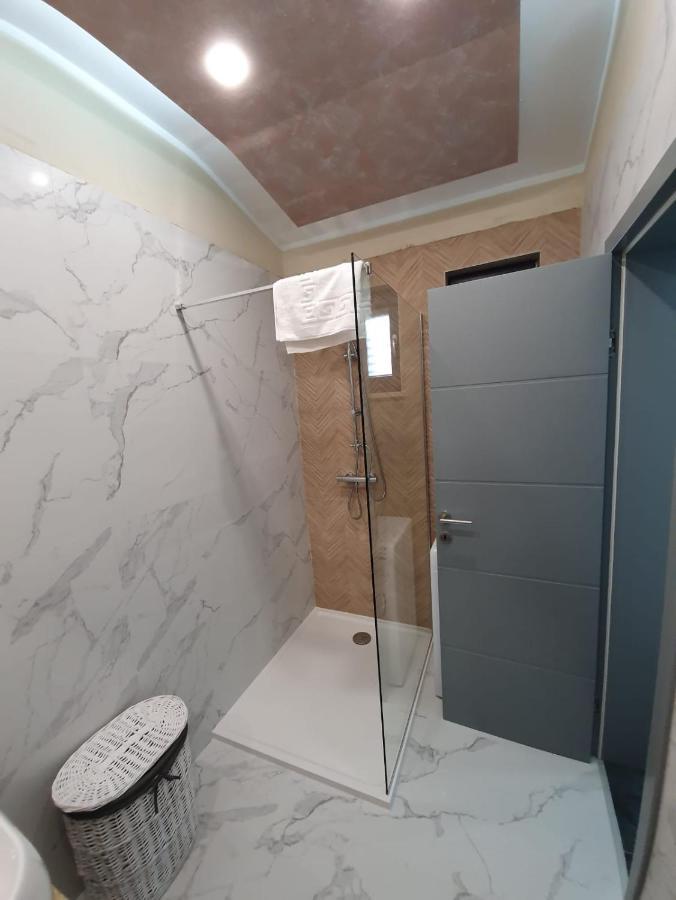 Kuca Za Odmor Case de vacanță *